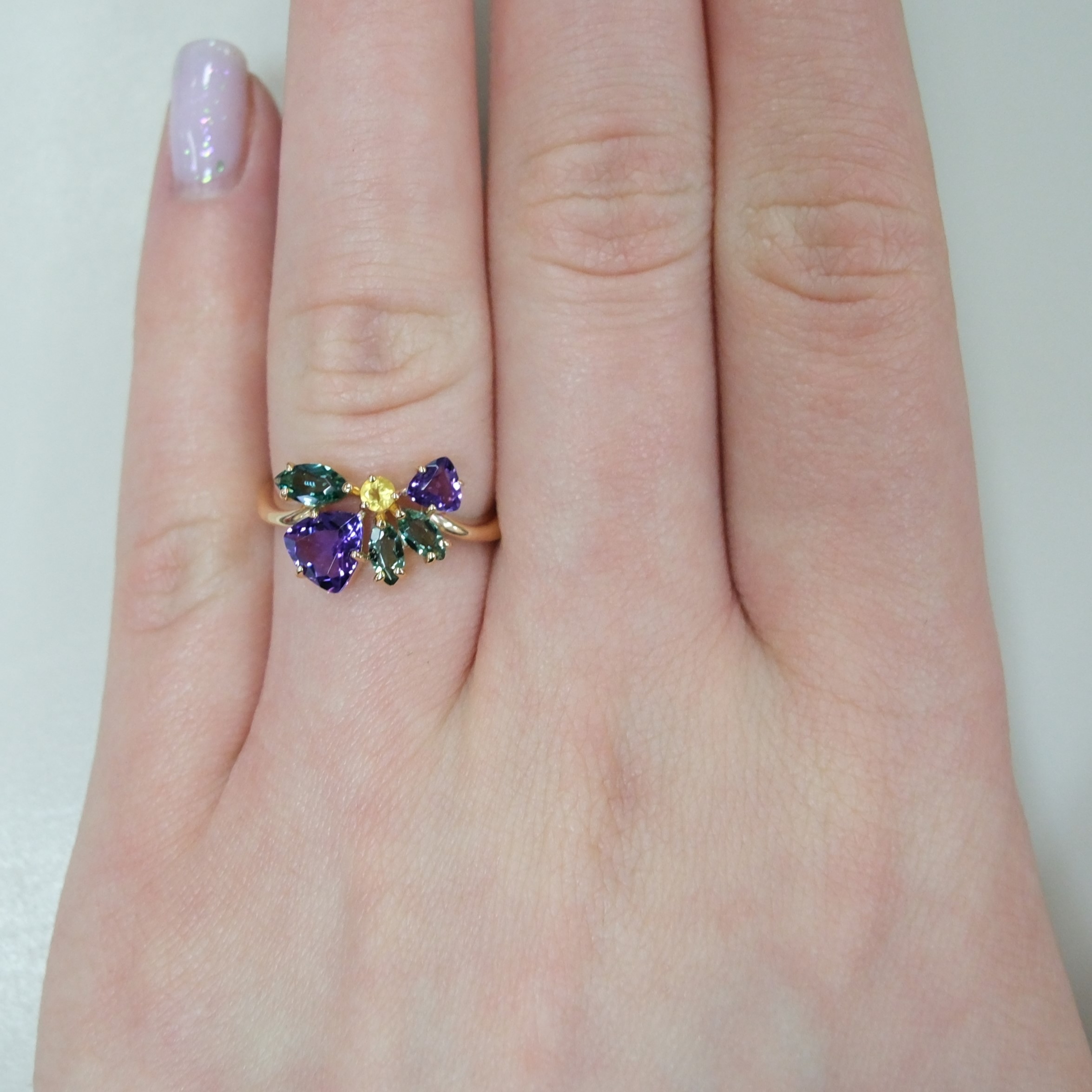 Серебряное кольцо с аметистами, празиолитами и цитрином